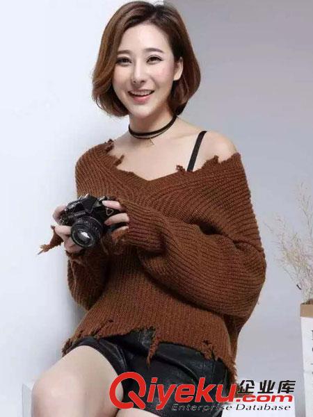 秋季涼颼颼，要不來件高領(lǐng)毛衣御寒吧
