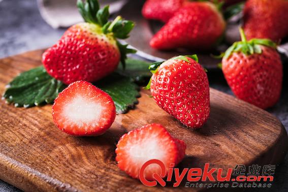 影響九九草莓批發(fā)多少錢的因素就是他的營養(yǎng)