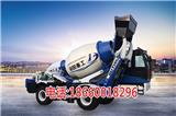 能自動上料卸料的攪拌車，兩個人就能日賺萬元，月賺10萬太輕松。【烏魯木齊新聞網】