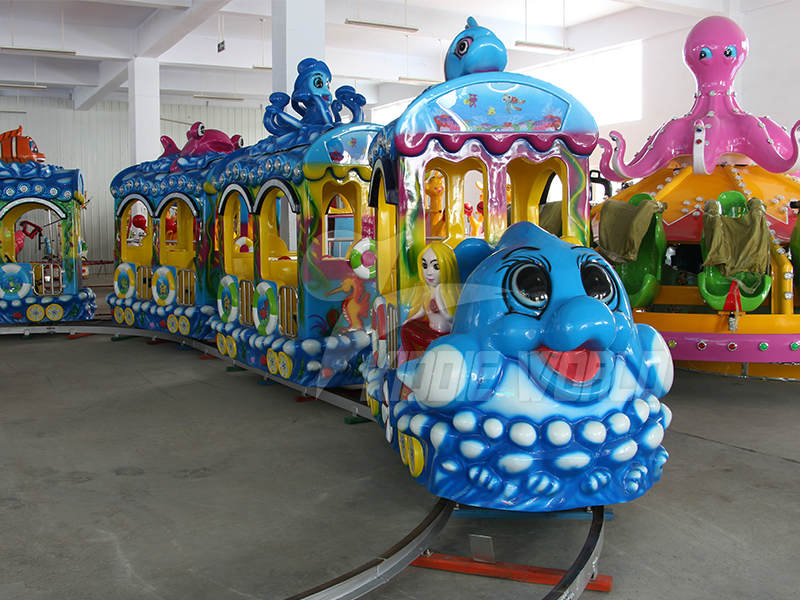 小型軌道類游樂設備的價格 軌道小火車的圖片鄭州奇樂迪廠家
