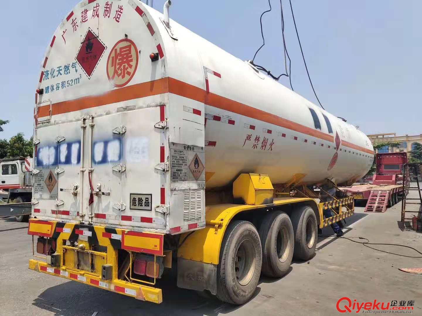 10年廣東建成52立方LNG槽車尾 LNG低溫儲(chǔ)罐