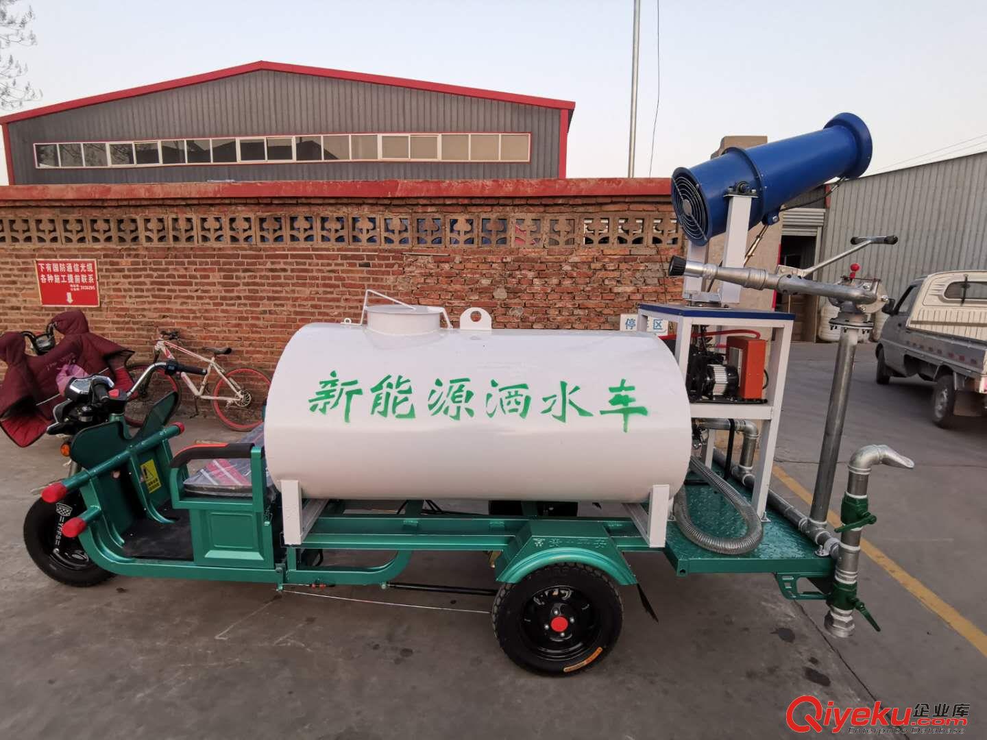 供應(yīng)山東銳鋼電動(dòng)噴霧車(chē) 降塵噴霧車(chē)原始圖片3