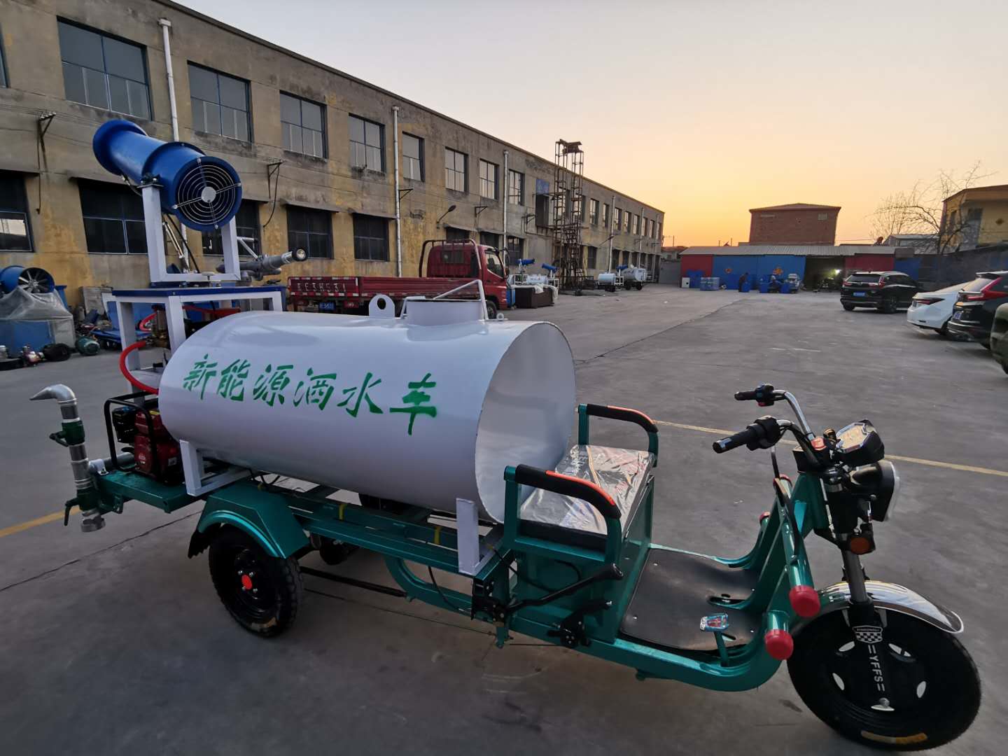 供应山东锐钢小型雾炮车 电动喷雾车