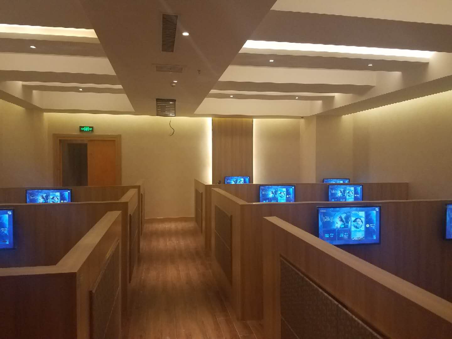 水療智能觸摸屏電視